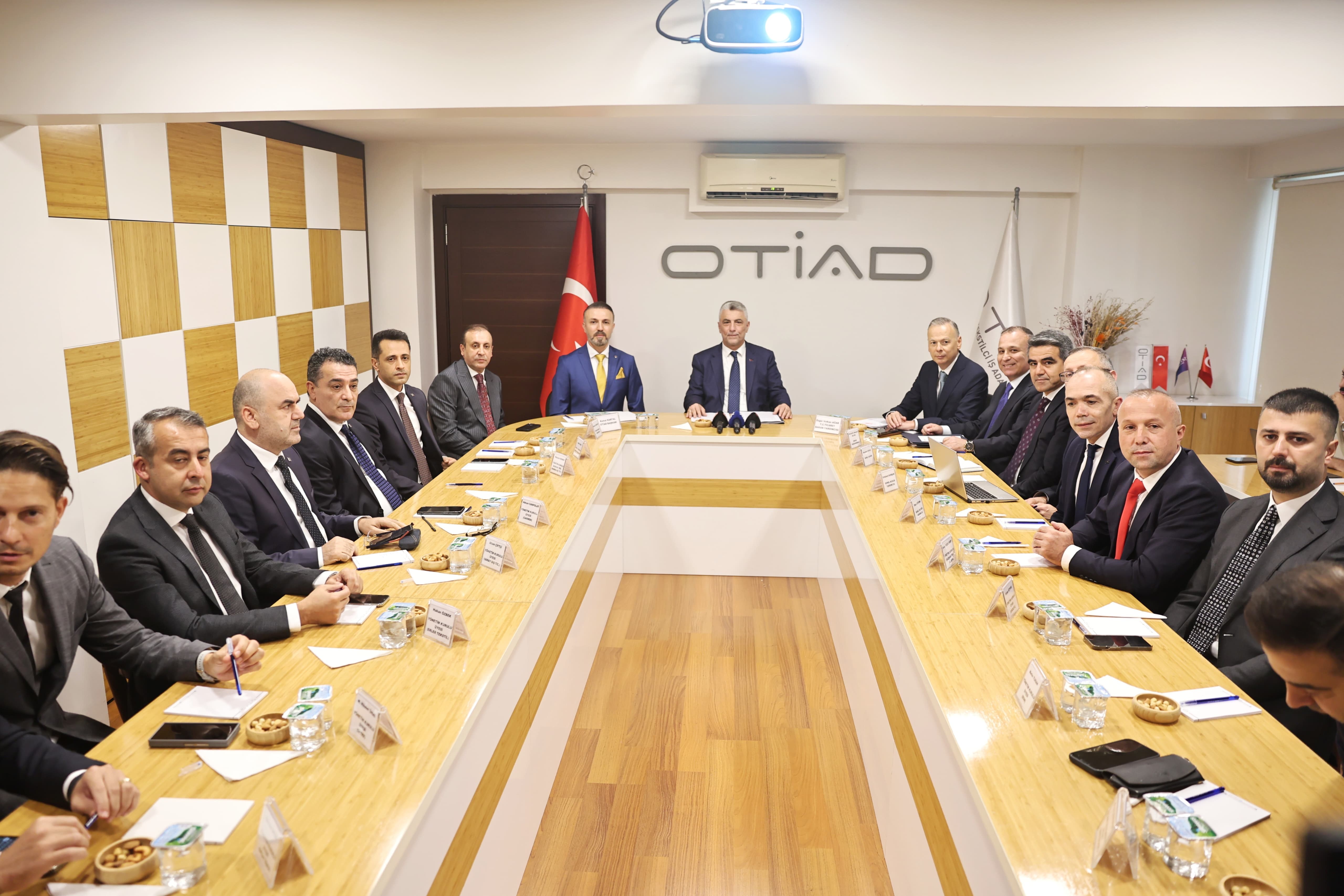 Ticaret Bakanı Ömer Bolat, ''Dünyada tekstilde 4’üncü sıradayız, konfeksiyonda ise