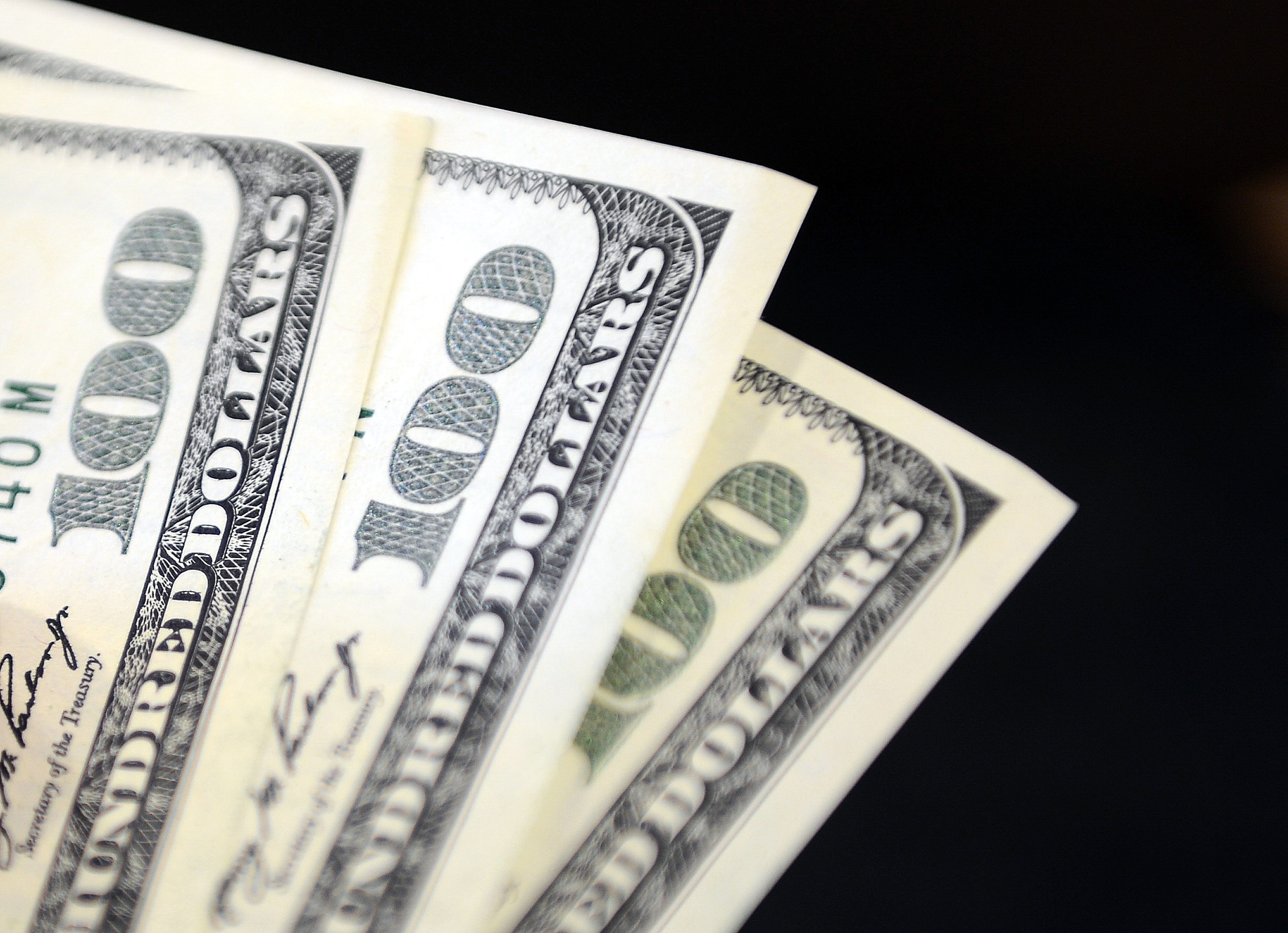 Dolar 34,2500 liradan, euro ise 37,6020 liradan güne başladı.