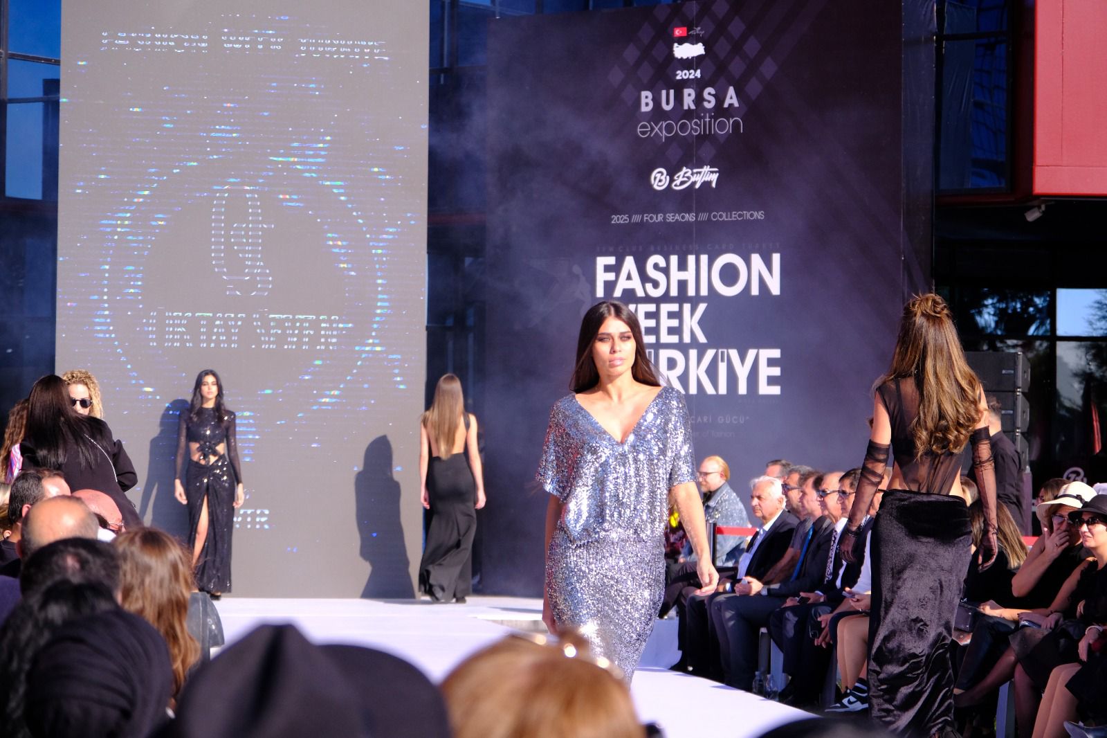 Fashion Week Türkiye Bursa’da modaseverlerle buluştu