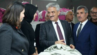 Kırıkkale Valisi Mehmet Makas, Bahşılı ilçesinde faaliyet gösteren tekstil atölyesini