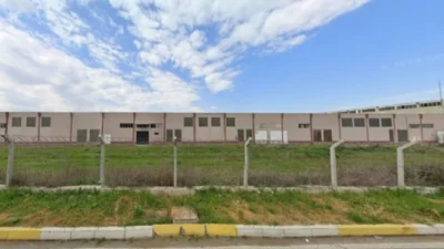 TMSF'nin satışa çıkardığı İzmir'in Tire ilçesindeki Güçbirliği Tekstil'in fabrika binasına