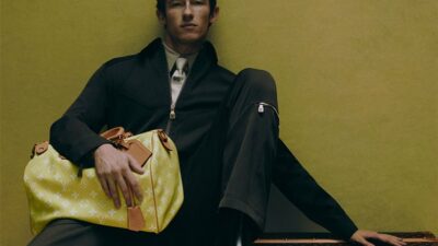 Fransa'nın lüks moda markası Louis Vuitton, ünlü aktör Callum Turner’ın