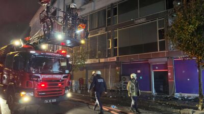 İstanbul Esenyurt'ta bir tekstil atölyesinde yangın çıktı. İş yeri kısa
