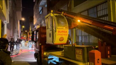 Bursa'nın Yıldırım ilçesinde tekstil malzemesi üreten 3 katlı iş yerinde