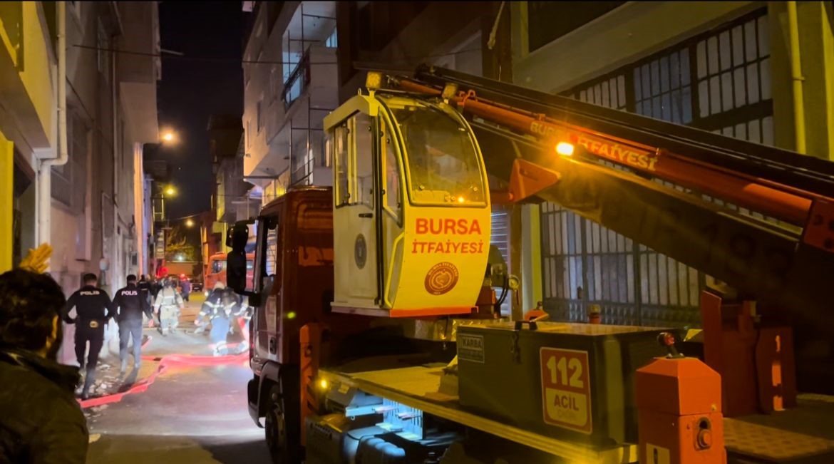 Bursa’da tekstil malzemesi üreten iş yerinde yangın