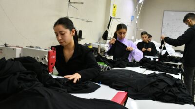 Şırnak'ın Uludere ilçesinde devlet destekli açılan tekstil atölyesinde 25 öğrenci