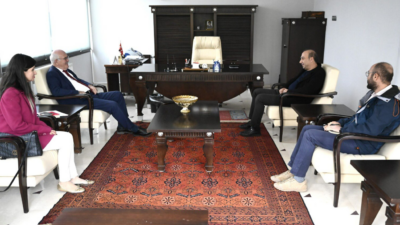 Uşak Üniversitesi Rektörü Prof. Dr. Ekrem Savaş, üniversite bünyesinde faaliyet