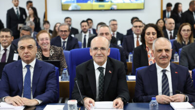 Hazine ve Maliye Bakanı Mehmet Şimşek, "Dış finansmana erişim iyileşiyor.