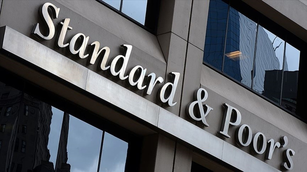 S&P Türkiye’nin kredi notunu yükseltti