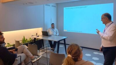 Tekstil Mühendisleri Odası'nın düzenlediği "Türkiye ve Dünyada Tekstil: Sektörel Analizler