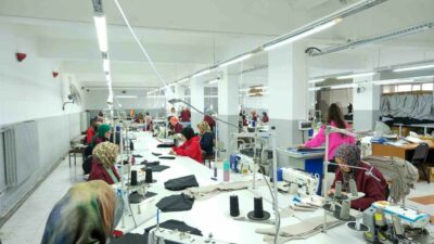 İş elbiseleri üretimin yapıldığı atölye açan belediyelere bir yenisi daha