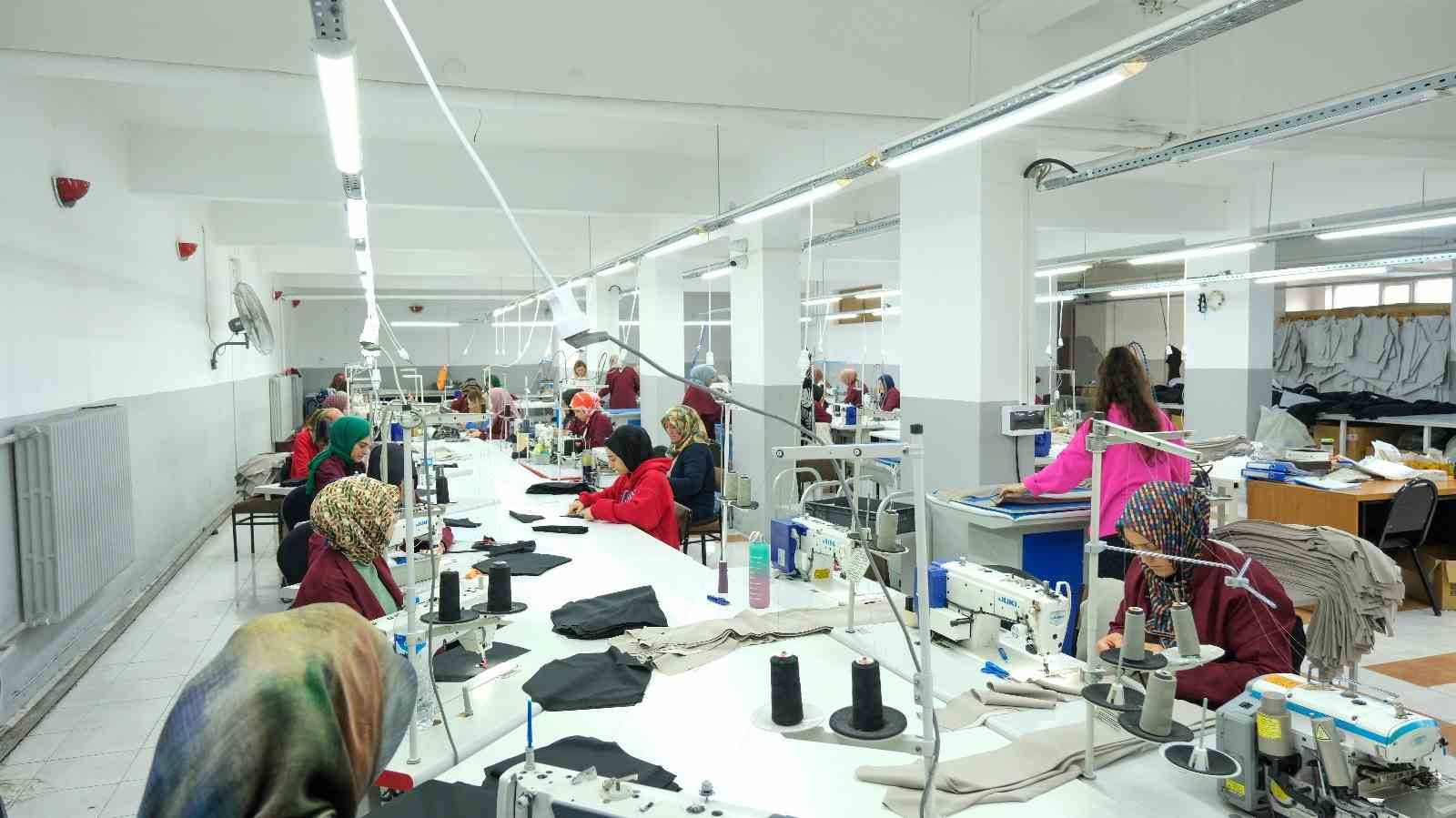 İş elbiseleri üretimin yapıldığı atölye açan belediyelere bir yenisi daha