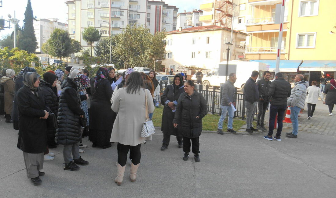 Giresun'un Bulancak ilçesinde bir tekstil fabrikası bir gecede boşaltıldı. 