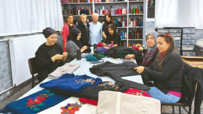 Ankara merkezli Desen Triko, geleneksel el sanatlarındaki motifleri tekstil ürünlerine