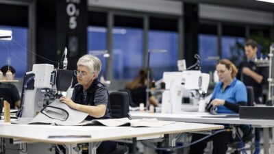 Mercedes-Benz sunduğu yeni ve üst düzey müşteri deneyimiyle Sindelfingen tesisinin