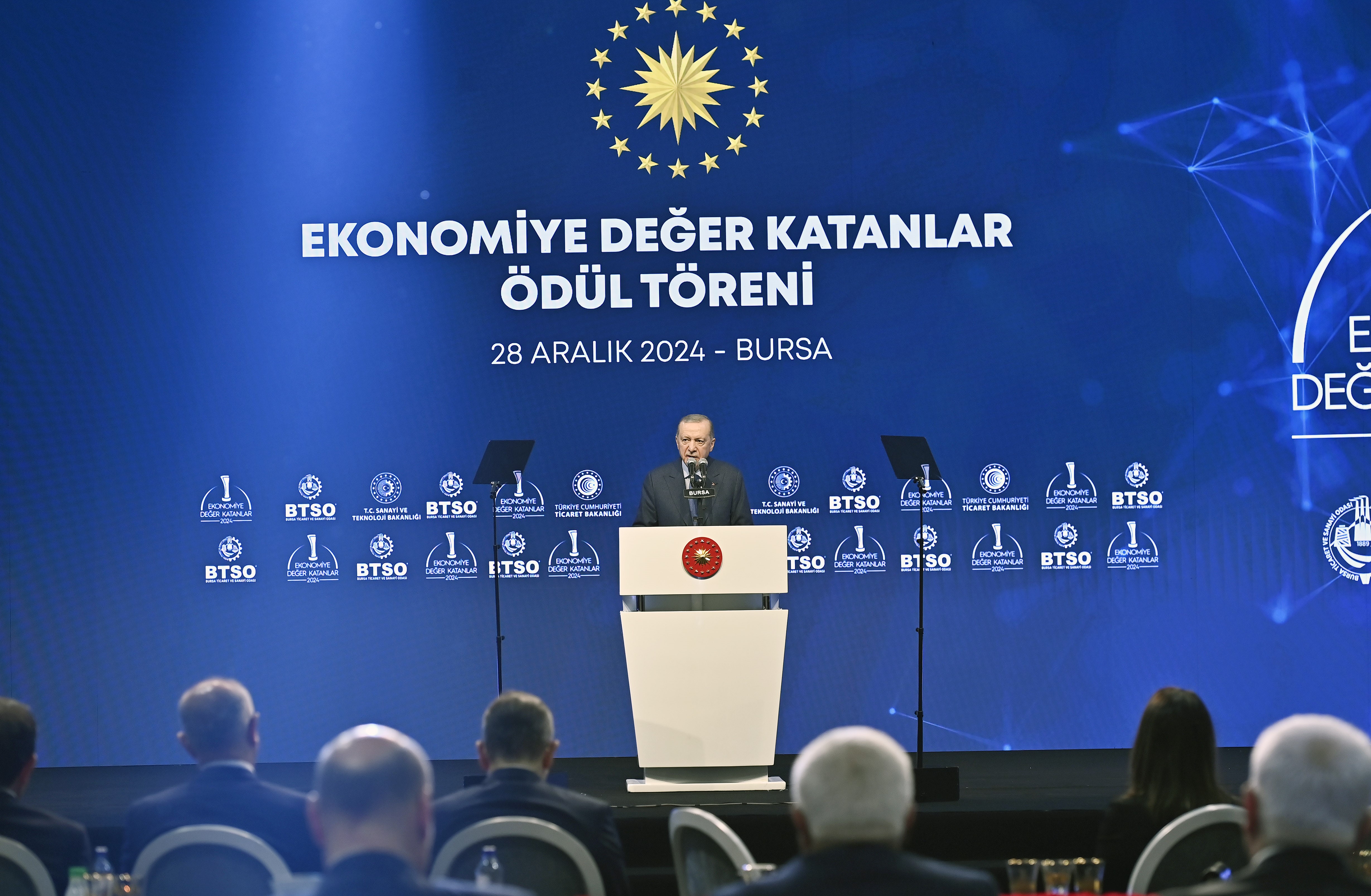 Cumhurbaşkanı Recep Tayyip Erdoğan, tekstil, konfeksiyon, mobilya ve deri sektöründe