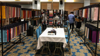 Bursa'da kumaş üretimi yapan Ventsa Tekstil Genel Müdürü Semih Kaynar,