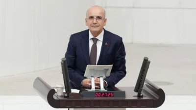 Hazine ve Maliye Bakanı Mehmet Şimşek, "Vatandaşlarımız müsterih olsun. Birçok