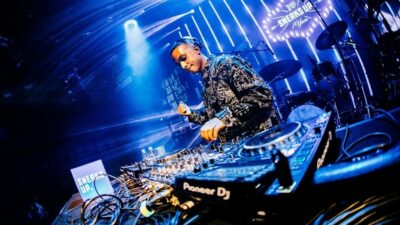 Spor modası ve sneaker denince akla gelen ilk markalardan biri