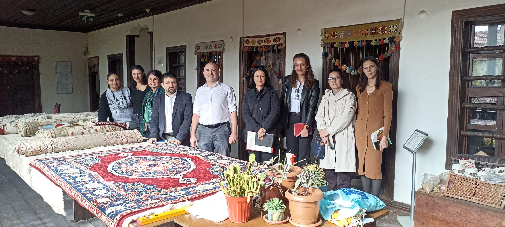 Uşak ile özdeşleşen "Uşak Halısı" coğrafi işaret tesciline uygun şekilde