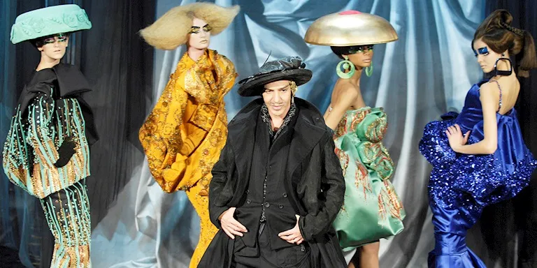 Efsanevi tasarımcı John Galliano,