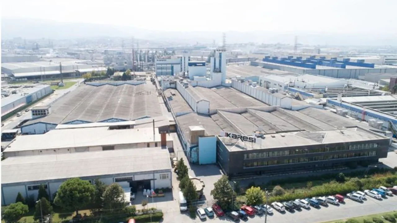 Güney Marmara’da bulunan üretim tesisleri ile faaliyetlerini sürdüren Karesi Polyester