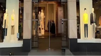 Moda dünyasında bir dev daha iflas etti. 80'ler ve 90'ların