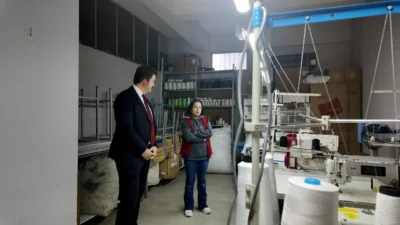 Aydın'ın Nazilli ilçesinde 20 yıldır tekstil sektöründe çalışan Yeliz Akkaya,