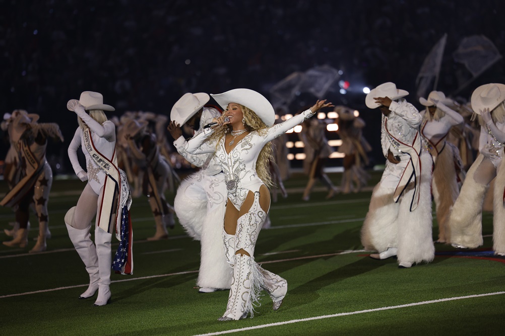 Beyoncé’nin dansçılarına Levi’s’tan özel tasarım