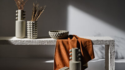 2025’in rengi olarak seçilen Mocha Mousse, sıcak kahverengi tonlarıyla yaşam