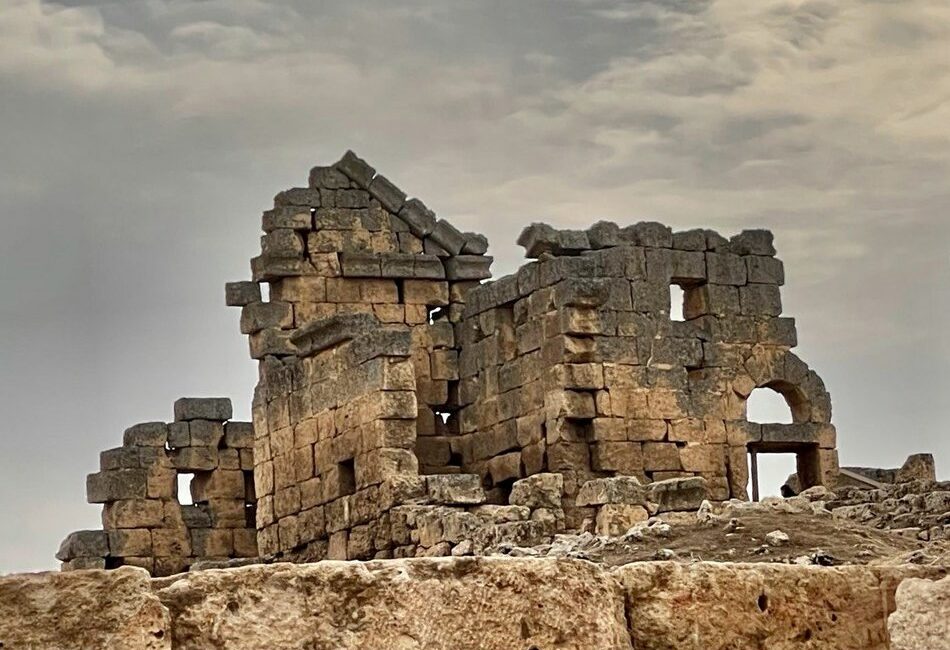 Tasarımlarında doğduğu toprakların tarihi ve kültürel zenginliklerini modern bir dilde