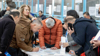 İşsizlik rakamları Kasım ayında gerilerken, istihdam edilenlerin sayısında düşüş yaşandı.