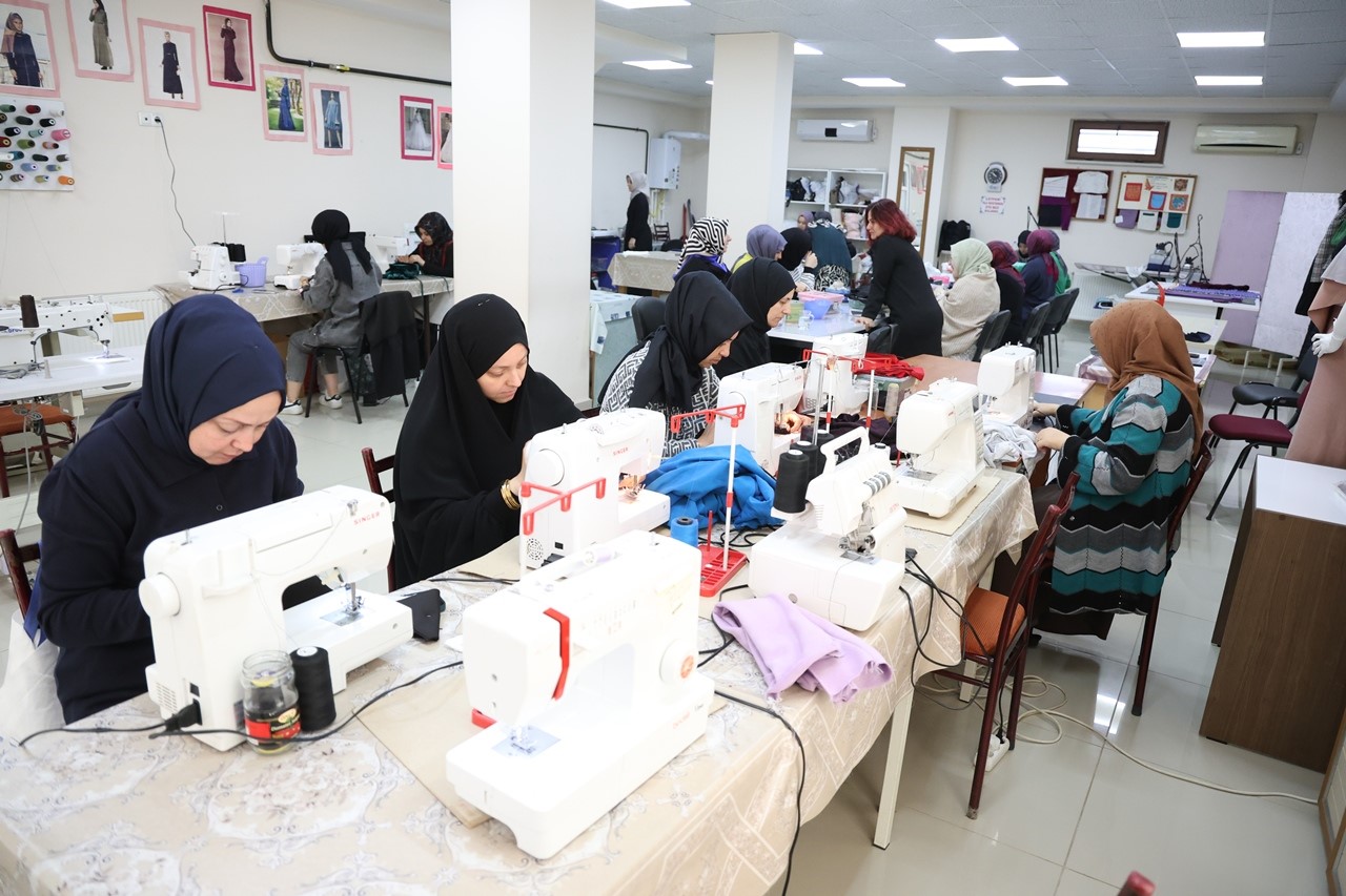 Giresun'un Bulancak ilçesinde kadın istihdamını artırmayı amaçlayan "Kadınlarla Hazır Giyimde