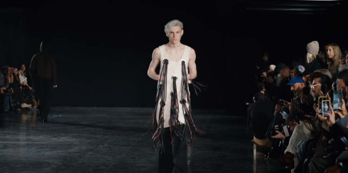 2025-2026 Sonbahar/Kış erkek giyim defileleri Milano'nun ardından Paris Moda Haftası'nda