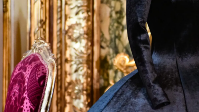 Dünyanın en çok ziyaret edilen müzesi olan Louvre'da ilk kez