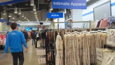 Amerika'da 1858 yılından beri faaliyet gösteren Macy's, 66 mağazasını kapatma