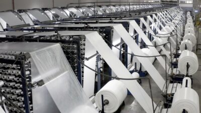 Tekstil sektörünün lokomotifi dokuma sanayisinde de sorunlar aynı. Yeniden rekabetçi