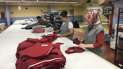 Türk tekstil ve hazır giyim sektörü içine düştüğü darboğazdan katma