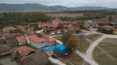 Çorum merkeze bağlı Kadıkırı köyünde bulunan 3 katlı tekstil atölyesi