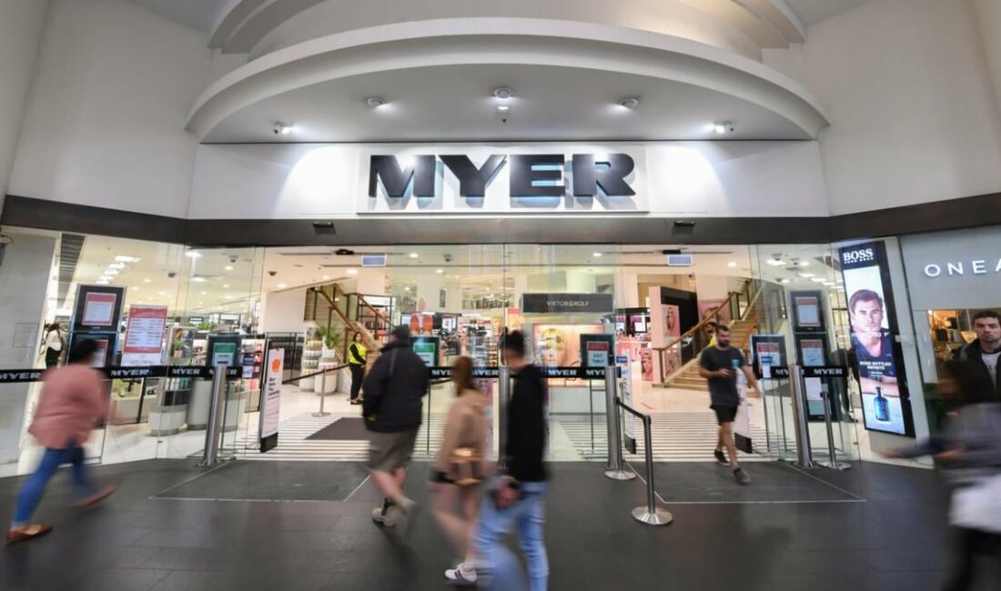 Avustralyalı hazır giyim perakende firmaları Myer ve Premier Investments'ın hissedarları,