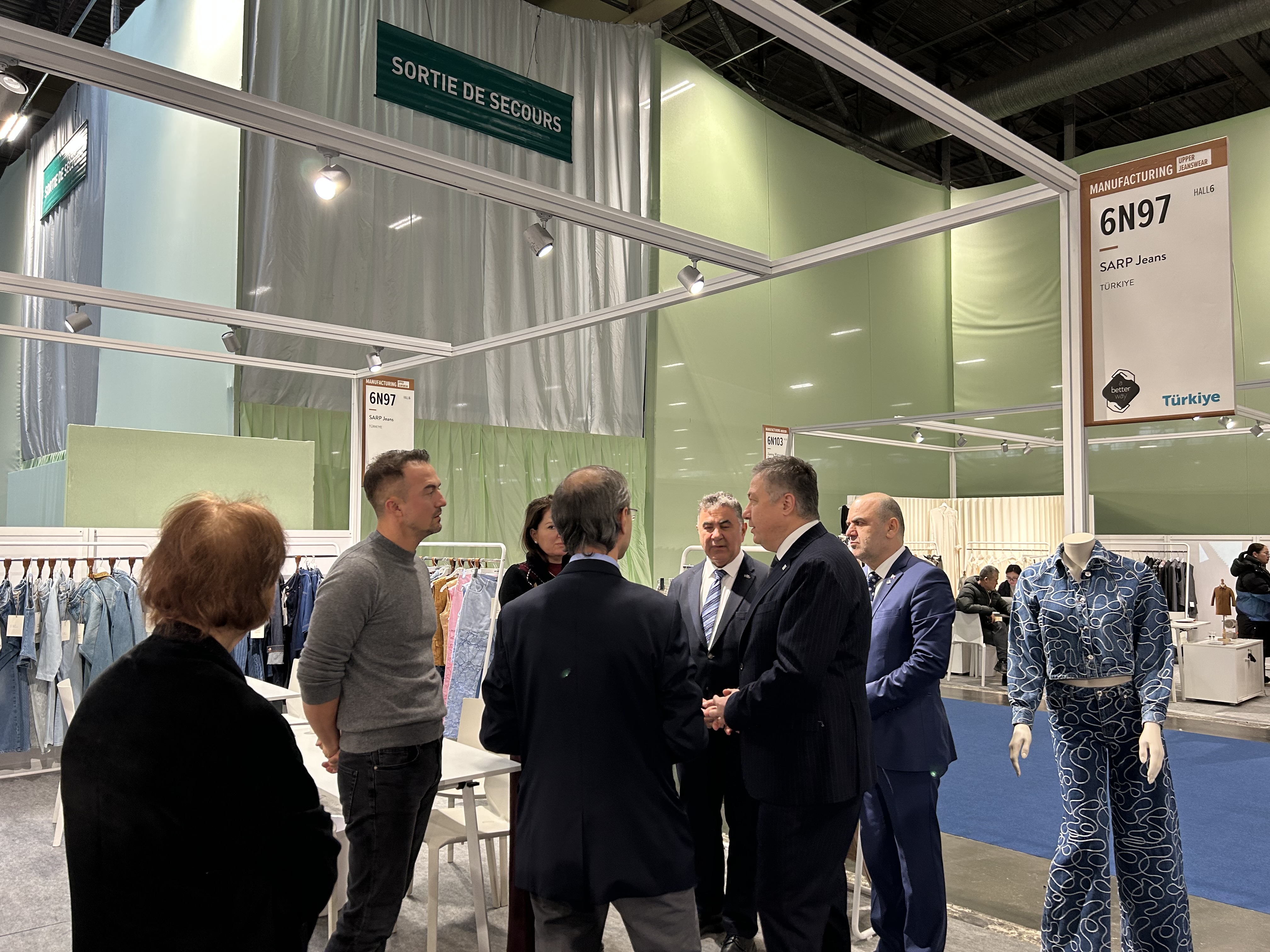 Fransa'nın başkenti Paris'te düzenlenen Première Vision Fuarına İstanbul Tekstil ve