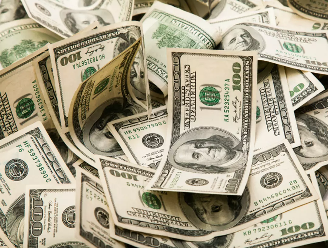 Bankalarda milyonları olanların sayısı son 5 yılda artarken, milyonerlerin dolar