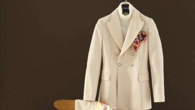 80 yıldır dokuduğu her kumaşı aşkla işleyerek üreten SARAR geniş