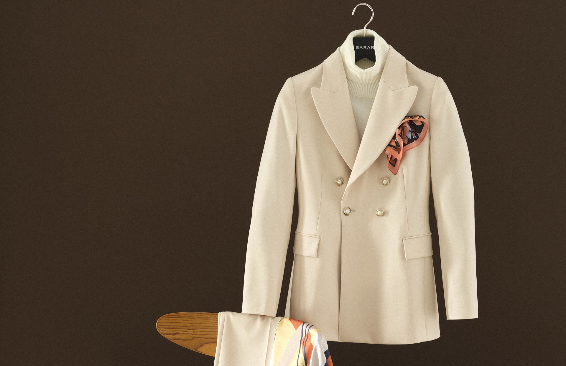 80 yıldır dokuduğu her kumaşı aşkla işleyerek üreten SARAR geniş