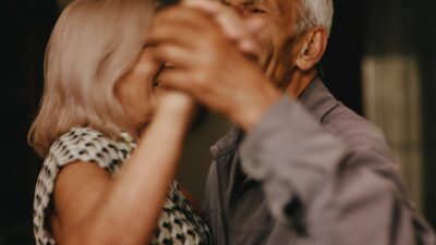 Uzun ömürlü ürünler seçenerek, etiket okuyarak ve aldığınız ürünlerin üretim