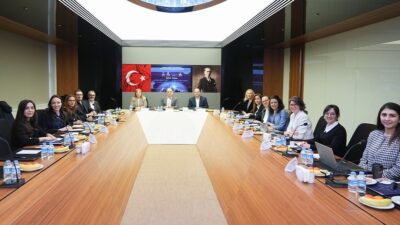 İstanbul Hazır Giyim ve Konfeksiyon İhracatçıları Birliğinde düzenlenen toplantıda karbonsuzlaşma,