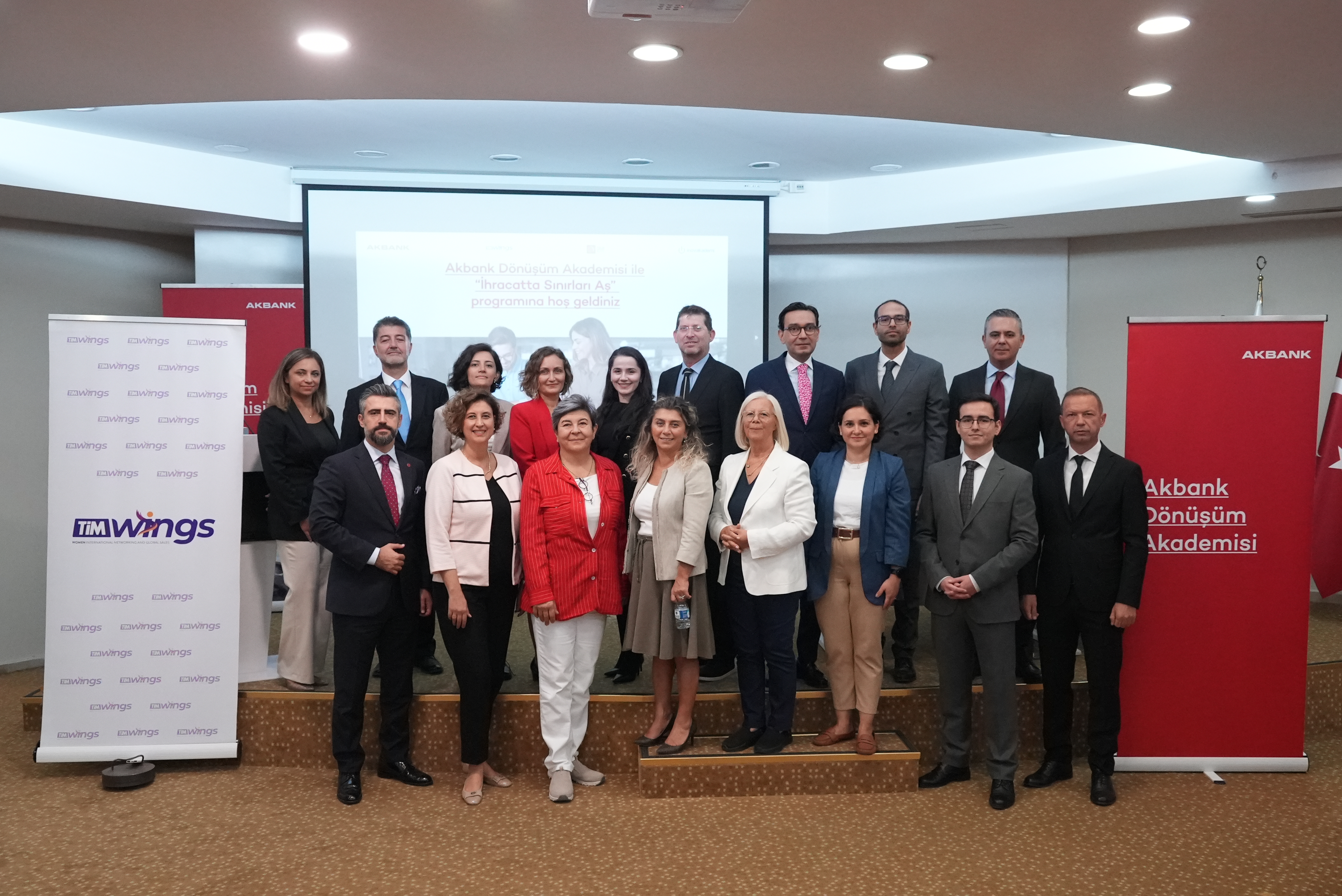 Akbank Dönüşüm Akademisi, 2024 yılında da İşletmelerin büyüme yolculuklarında yanlarında olmaya