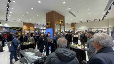 Erkek giyim sektöründe özgün tarzı ve kaliteli ürünleriyle öne çıkan