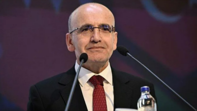 Hazine ve Maliye Bakanı Mehmet Şimşek, ekonominin üretmeye ve istihdam
