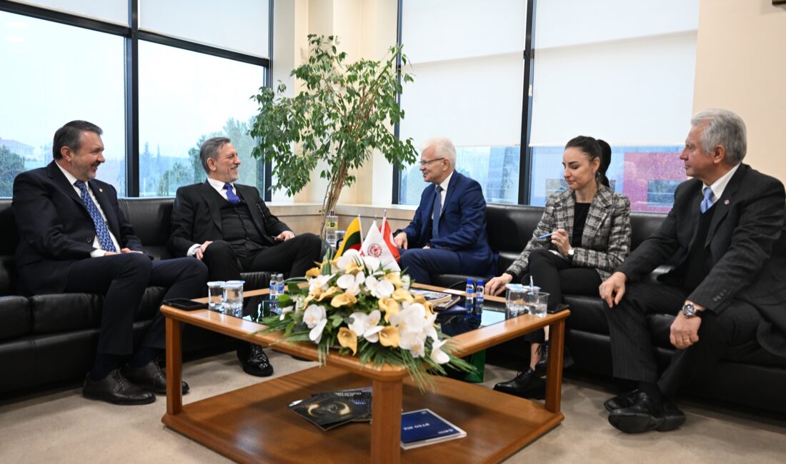 Bursa iş dünyasının yeni pazarlara açılmasında ve küresel ticaret hacminin